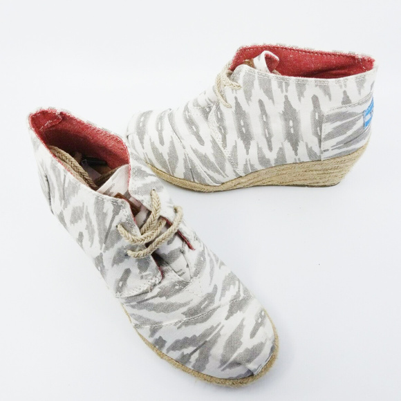 Toms Shoes - Toms Womens Desert Wedge White Gray Geometric Shoe